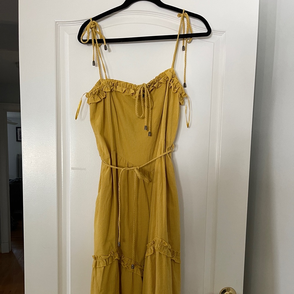 Monarc dress size medium